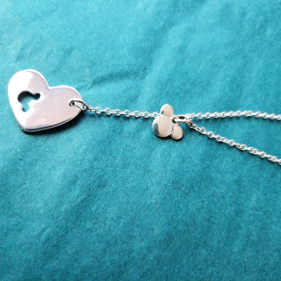 2/15$ Mickey Heart Lariat style necklace - Picture 2 of 4